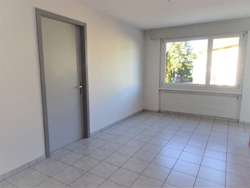 Schöne 5.5 Zi. Wohnung mit Balkon an bester Lage (4)