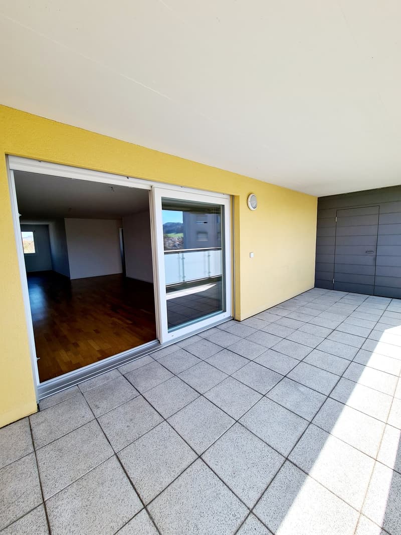 Sonnige 4.5 Zi.Wohnung mit grossem Balkon (12)