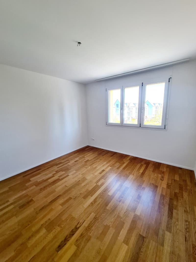 Sonnige 4.5 Zi.Wohnung mit grossem Balkon (7)