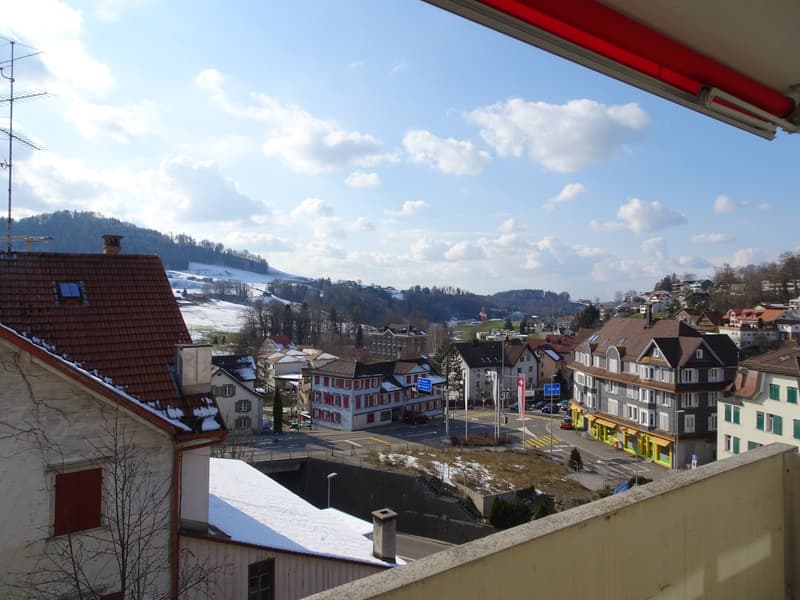 Zentral gelegene 2.5-Zimmer-Wohnung mit Balkon in Herisau (6)