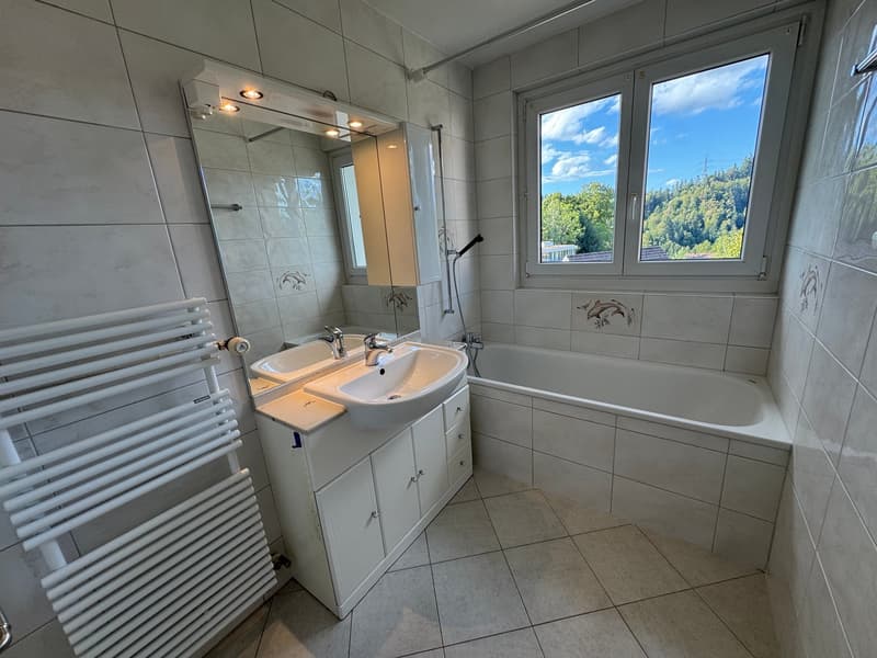 Geräumige 5-Zimmer-Wohnung mit Balkon in ruhiger Lage (8)