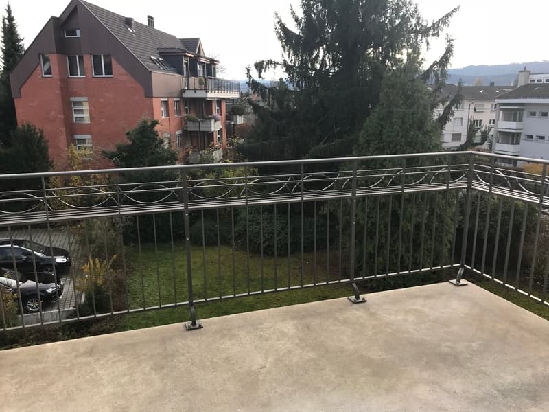 Schöne 5-Zimmer-Wohnung mit zwei Balkonen (4)