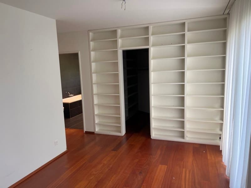 Moderne 4½-Zimmer-Gartenwohnung in gehobener Überbauung (4)