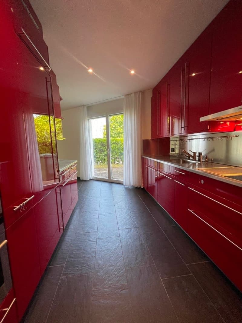 Moderne 4½-Zimmer-Gartenwohnung in gehobener Überbauung (5)