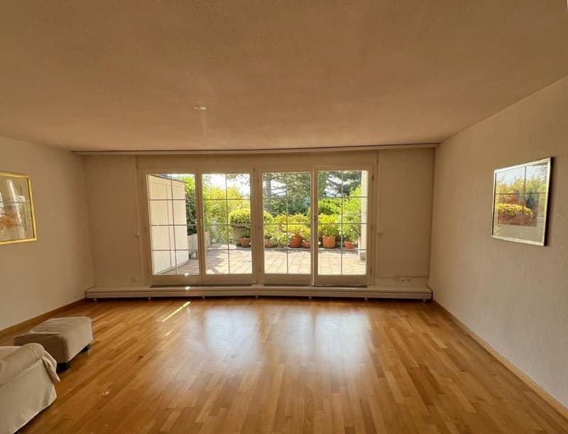 Charmante 4.5-Zimmer-Maisonette-Wohnung in Egg (ZH) (2)
