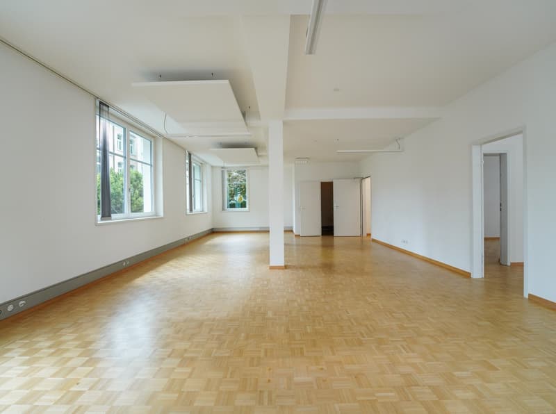 Spacious commercial property in an attractive location – versatile (2)