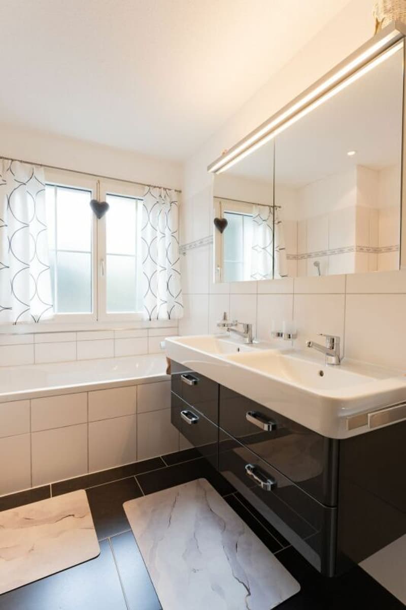 Moderne 3.5 Zimmer-Gartenwohnung am Südhang von Oberiberg! (10)
