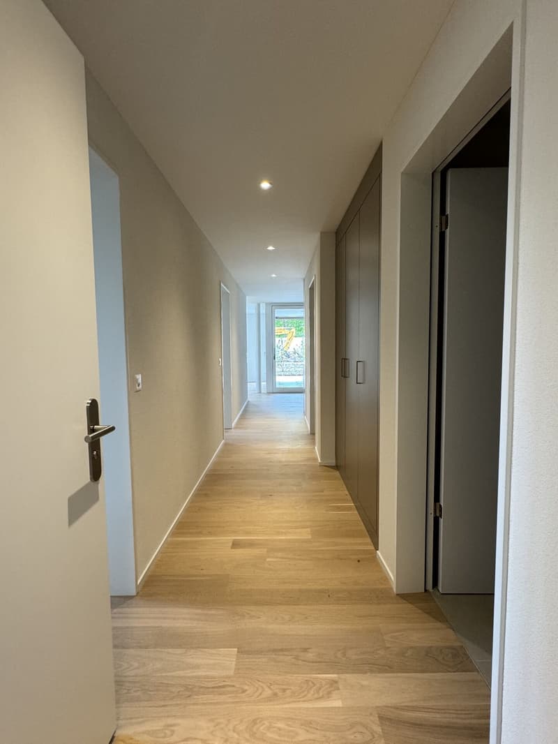 ERSTVERMIETUNG - 4.5-Zimmer-Wohnung EG in Nürensdorf zu vermieten (2)