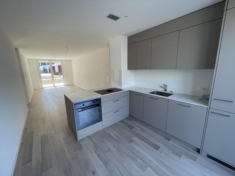 Appartement moderne de 3,5 pièces au rez-de-chaussée à Kloten à louer ! (2)