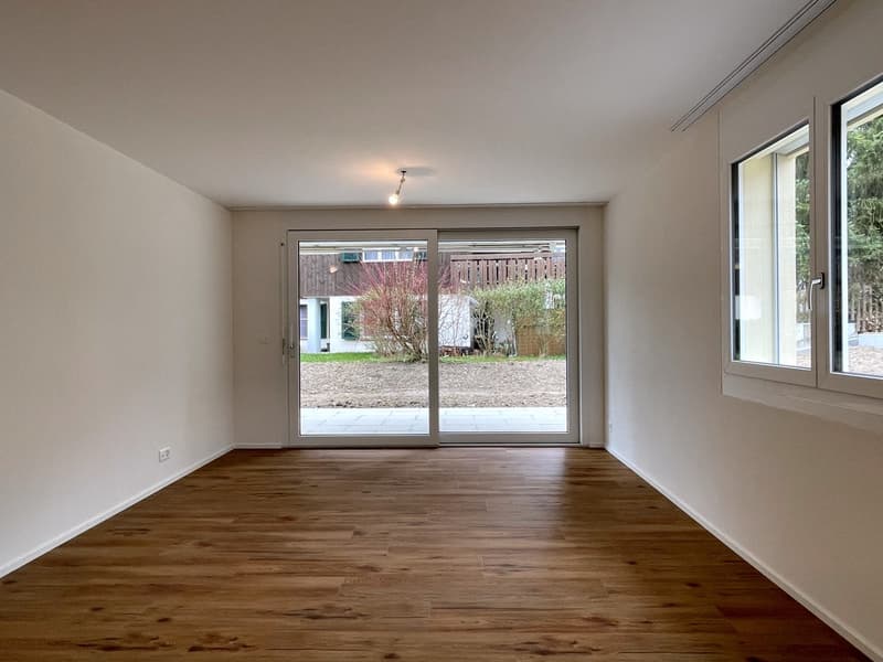 Sonnige 2.5-Zimmer-Wohnung mit Sitzplatz und Garten (8)