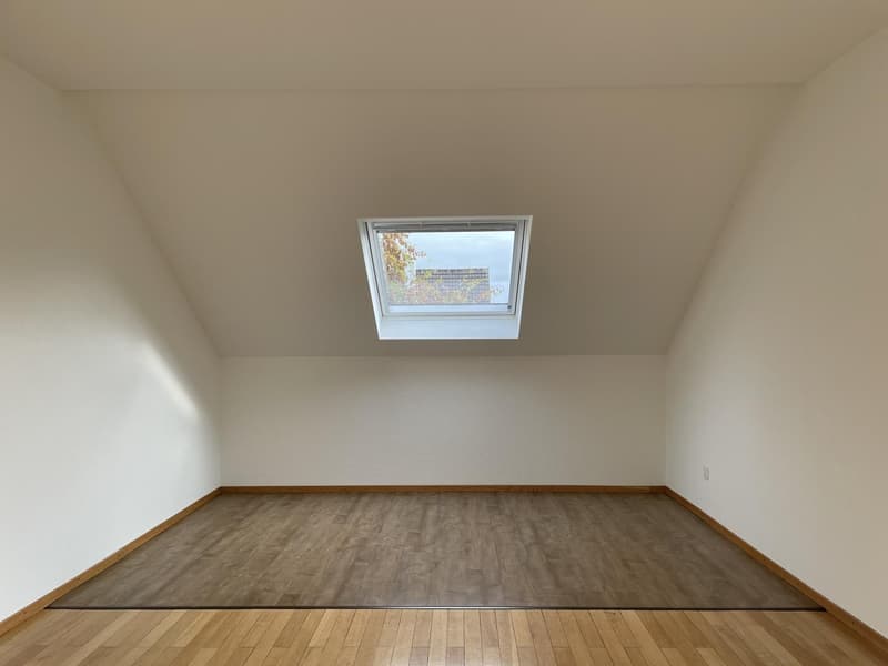 Charmante 3-Zimmer-Dachgeschosswohnung mit zwei Balkonen (3)