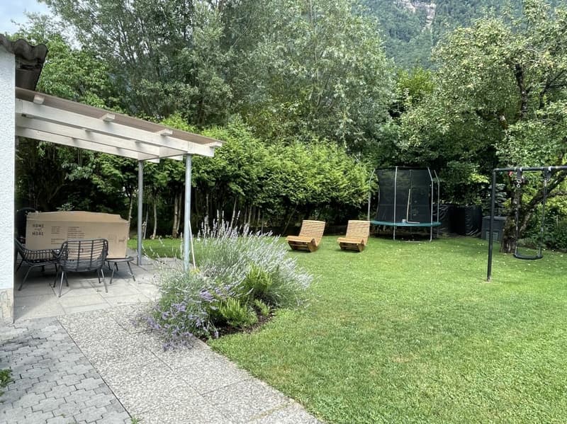 Charmanter Hausteil mit Garten (3)