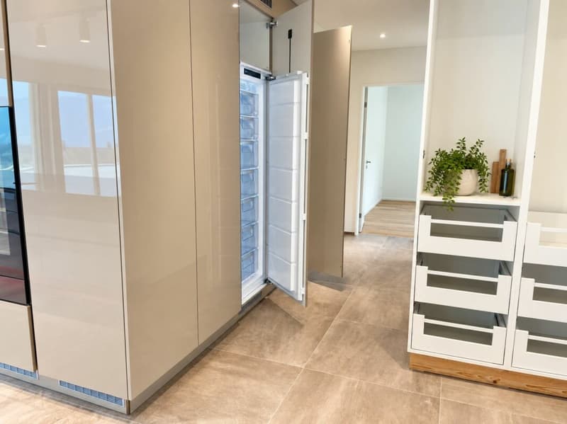 Luxuriöse 5,5-Zimmer-Attikawohnung mit See- und Bergsicht (11)