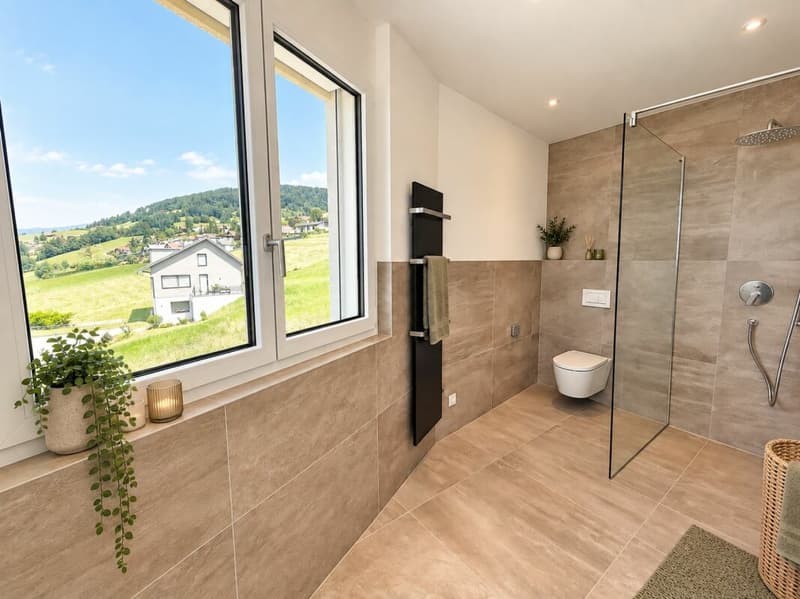 Luxuriöse 5,5-Zimmer-Attikawohnung mit See- und Bergsicht (8)