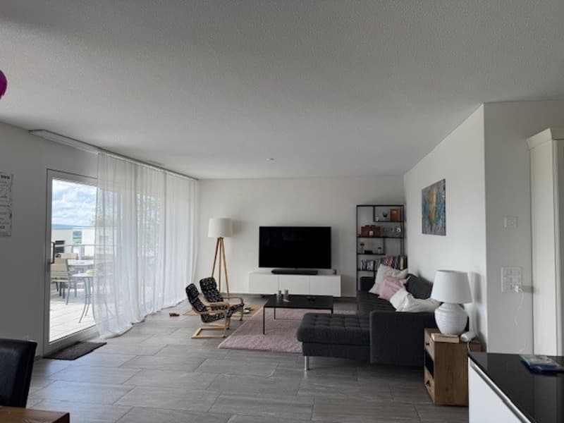 Helle 4.5-Zimmer-Wohnung mit Balkon und traumhafter Aussicht (7)