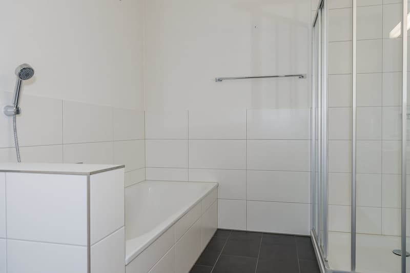 Appartement de haute qualité avec balcon spacieux au cœur de Fehraltorf (4)