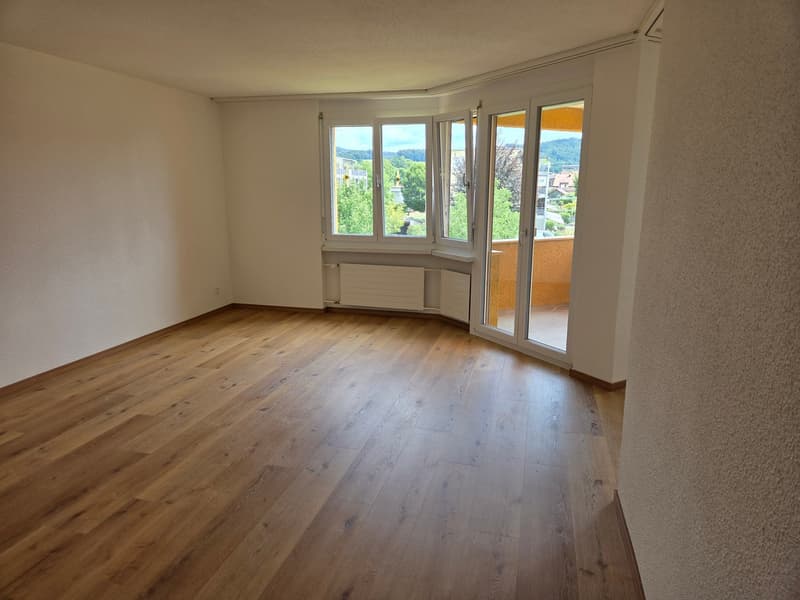 Frisch sanierte 3.5-Zimmer-Wohnung mit Balkon in Pfäffikon ZH (3)