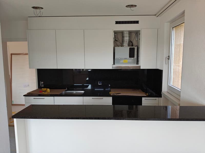 Appartement de 3,5 pièces rénové avec balcon à Pfäffikon ZH (2)