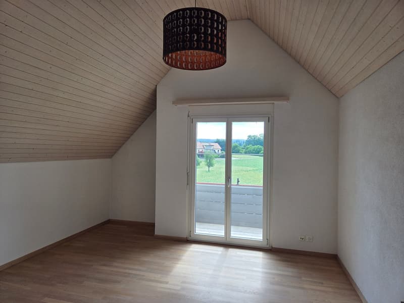 Bright 4.5-room attic maisonette apartment with a wonderful view (9)
