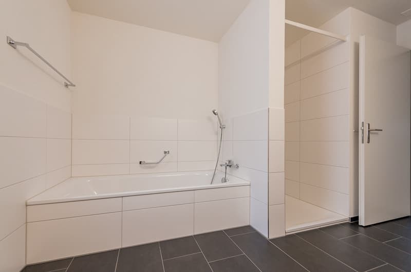 Helle 3.5-Zimmerwohnung mit grosszügigem Sitzplatz im Herzen von Fehraltorf (6)