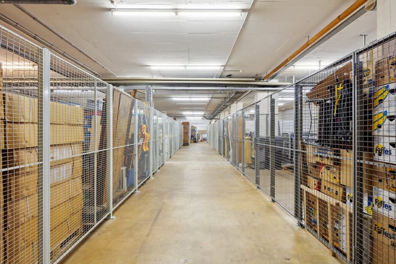 Spazio di magazzino nell'area Elesta (5)
