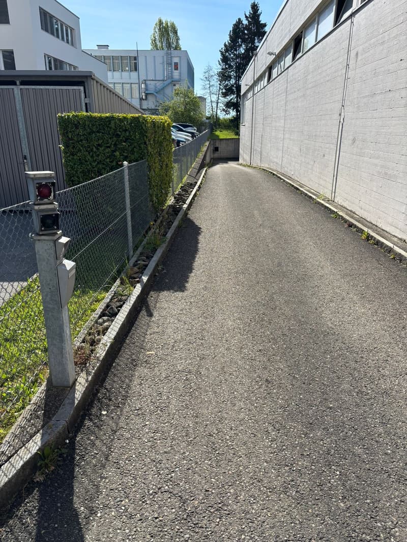 Parking space in Dübendorf for rent (3)