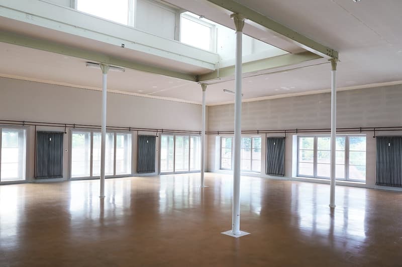 Espace commercial/bureaux/studio spacieux avec hauts plafonds et beaucoup de lumière naturelle dans The Valley (7)