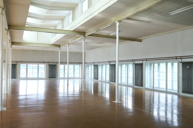 Espace commercial/bureaux/studio spacieux avec hauts plafonds et beaucoup de lumière naturelle dans The Valley (6)