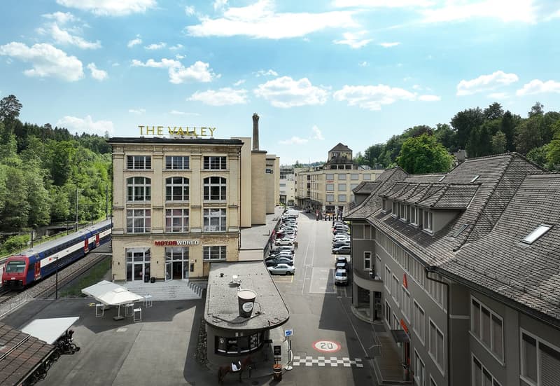 Espace commercial/bureaux/studio spacieux avec hauts plafonds et beaucoup de lumière naturelle dans The Valley (1)