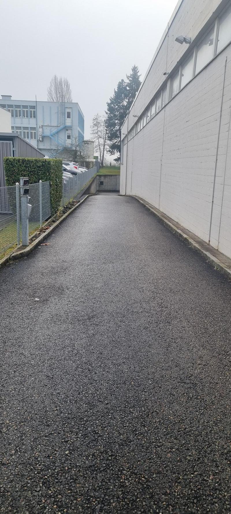 Parking spaces with E-charging station – only for electric vehicles (3)