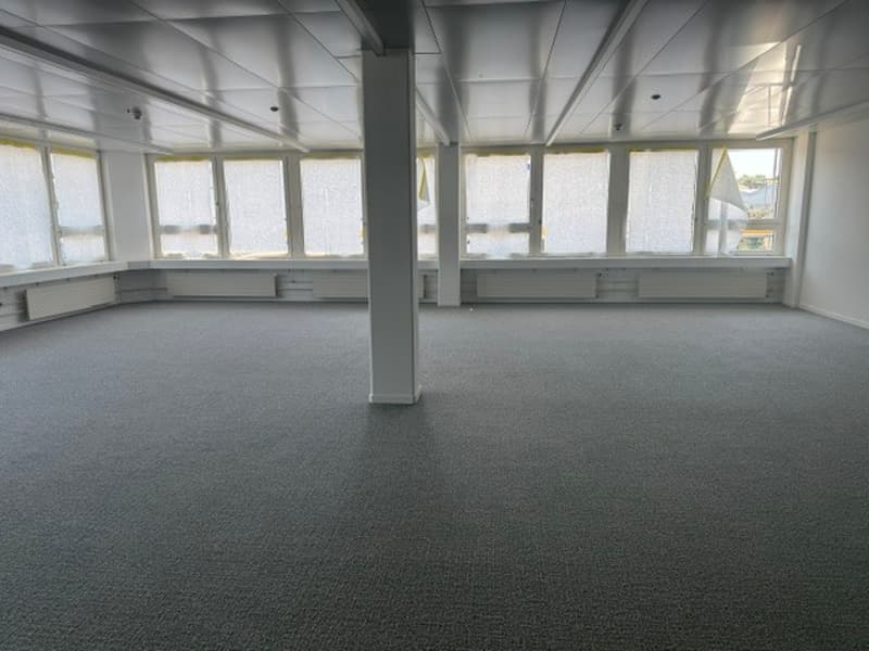 Renovated office space for your office concept (6)