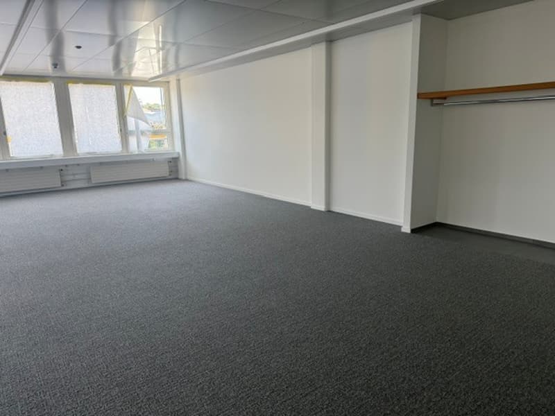 Renovated office space for your office concept (5)