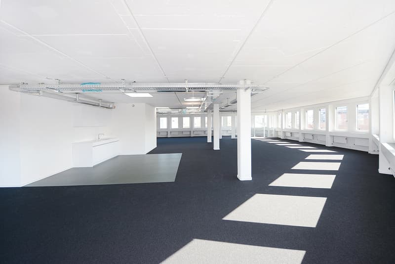 Ausgebaute Büroflächen im 5. OG - mieten Sie mit Weitsicht. (1)