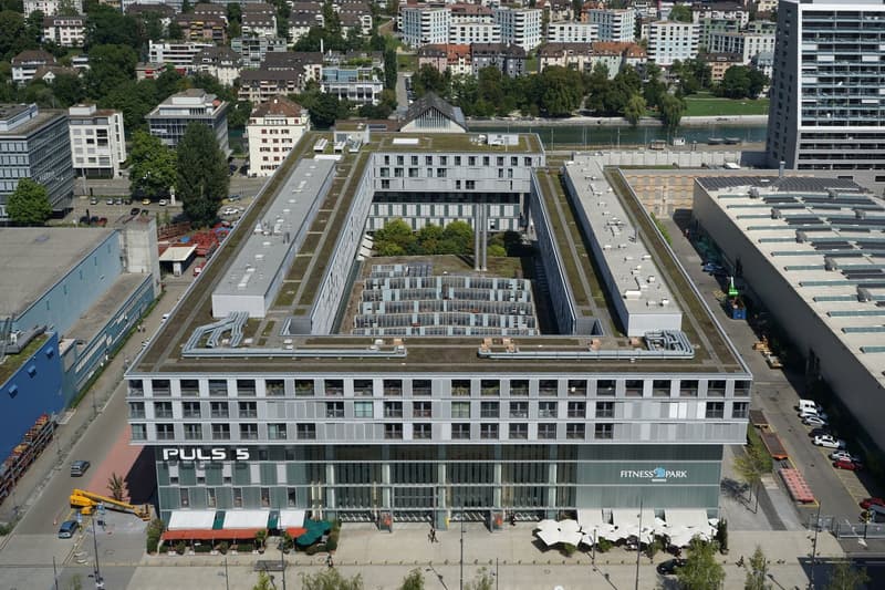 Zürich-West wacht auf. Nur der Kaffee fehlt noch. (1)