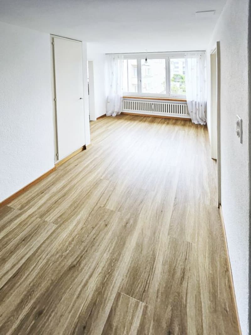 Helle und ansprechende 4½ Zimmer Wohnung (1)