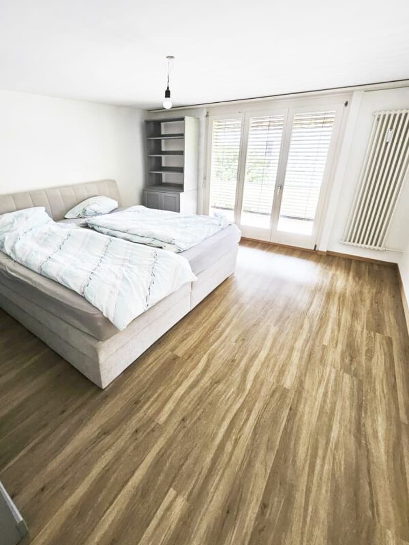Helle und ansprechende 4½ Zimmer Wohnung (12)