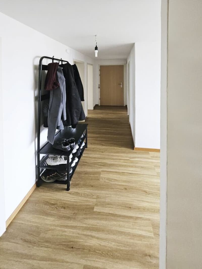 Helle und ansprechende 4½ Zimmer Wohnung (7)