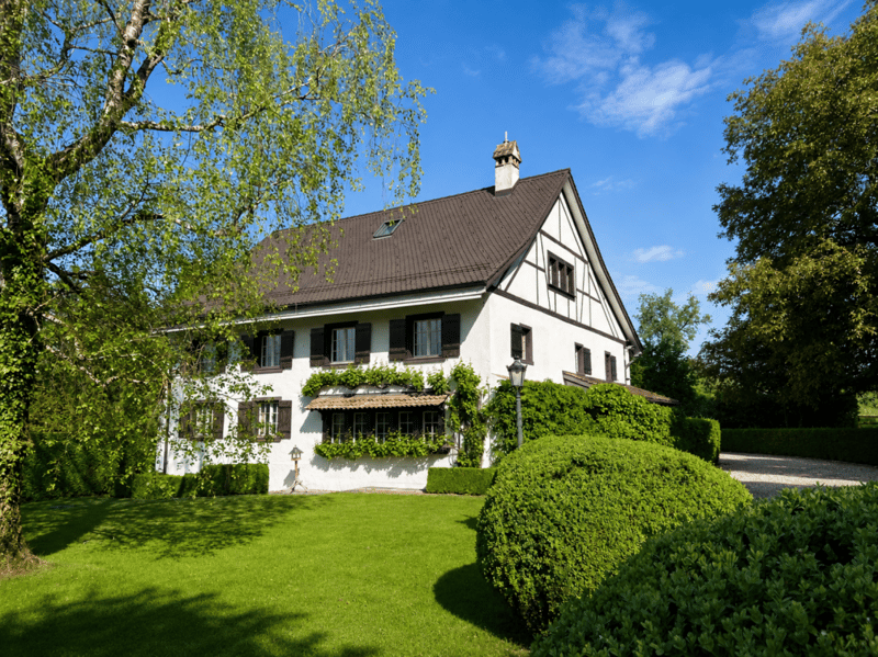 8.5-Room Country House with Outbuilding: An Oasis with Charm, Soul, and History! (2)