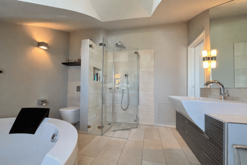 6.5-Room Semi-Detached House: Where valuable quality of life finds a safe home! (11)