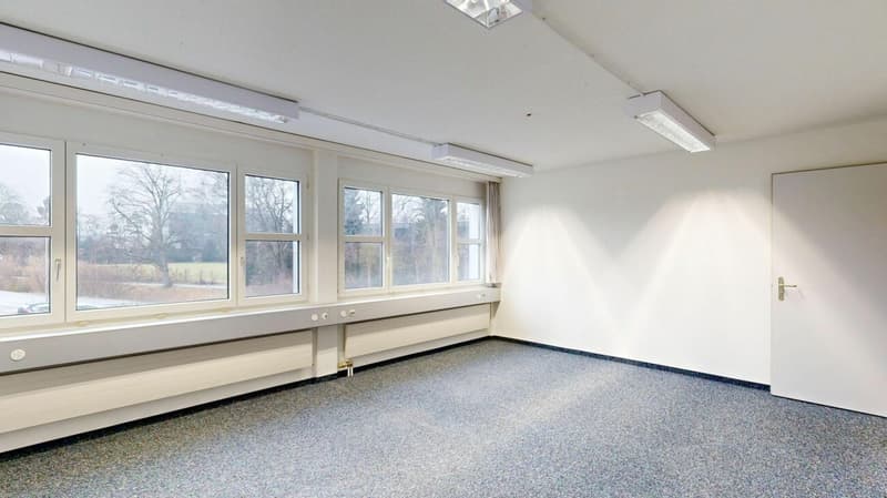 Representative office spaces for rent from 16 m² (3)