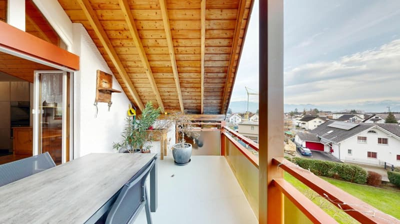 5.5 Room Attic Apartment in Attractive Location (4)