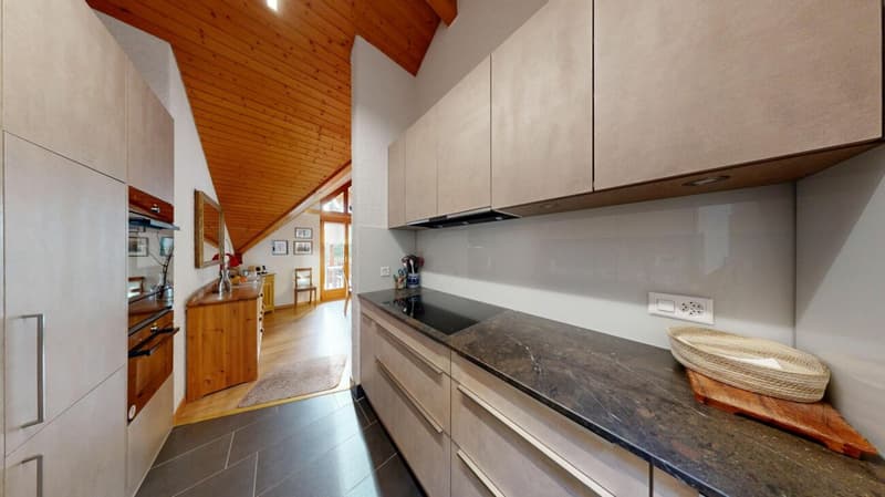 5.5 Room Attic Apartment in Attractive Location (7)