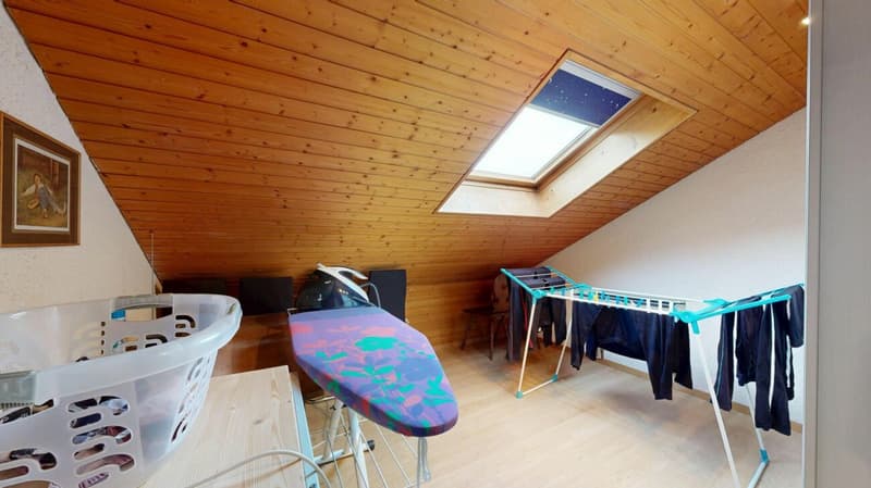 5.5 Room Attic Apartment in Attractive Location (12)