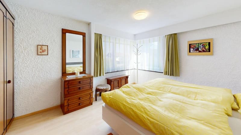 gut möblierbare, helle Zimmer