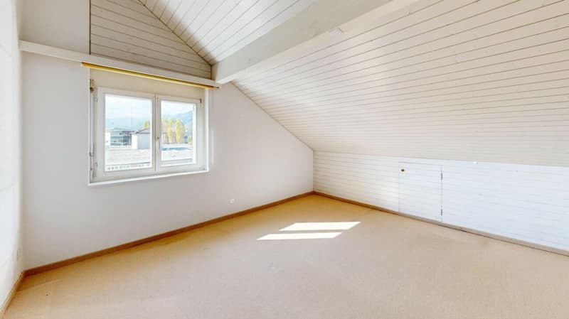 Attractive 5.5 room attic apartment with a far-reaching view (6)