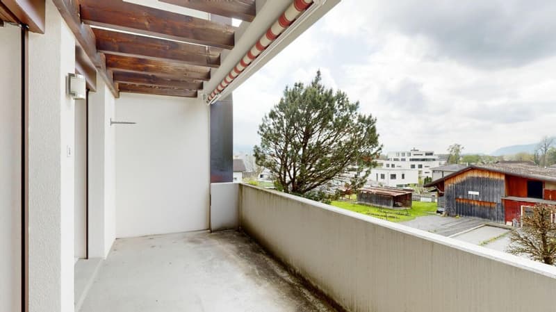 Attractive 4.5 room attic apartment in a quiet residential area (5)