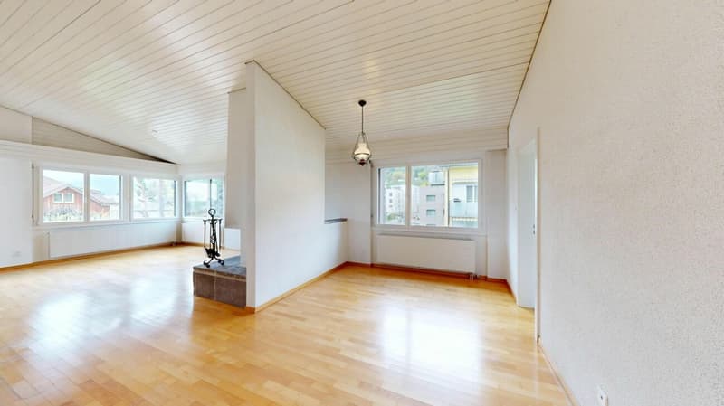 Attraktive 4.5 Zimmer-Dachwohnung mit Weitblick (2)