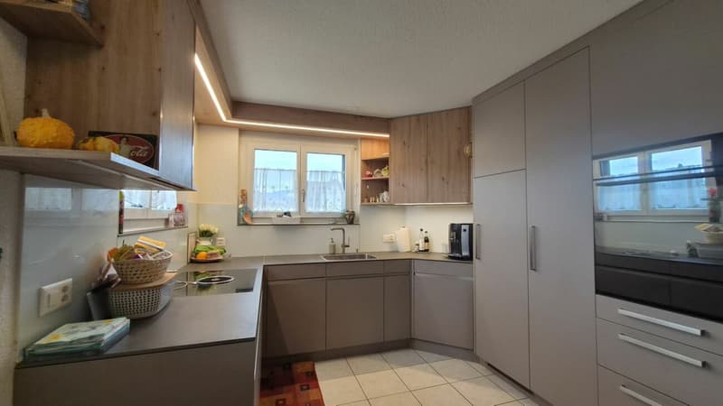 Sonnige 4.5 Zimmer-Wohnung mit Cheminée (3)