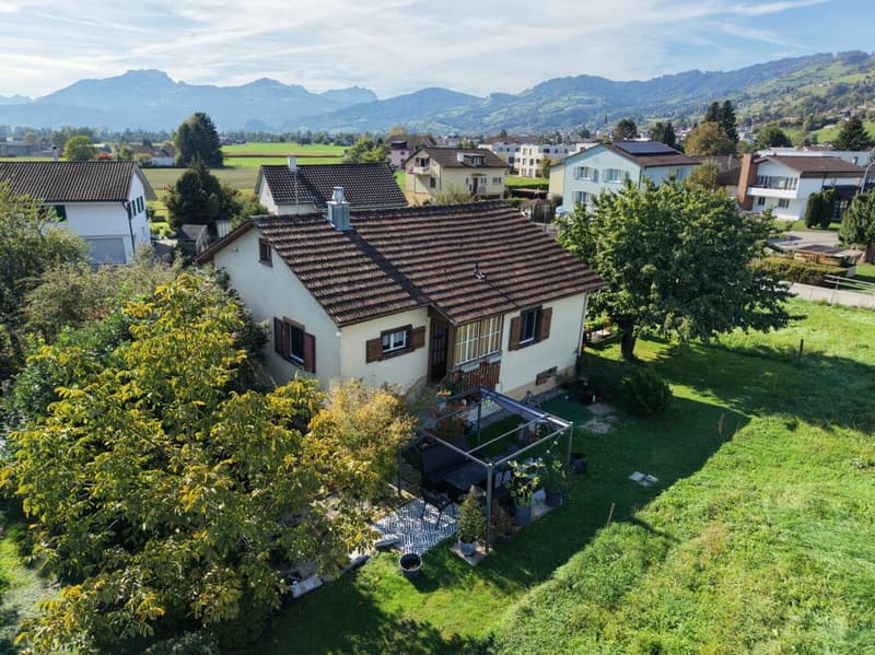 3.5 Zimmer Einfamilienhaus mit privatem Gartenbereich (4)