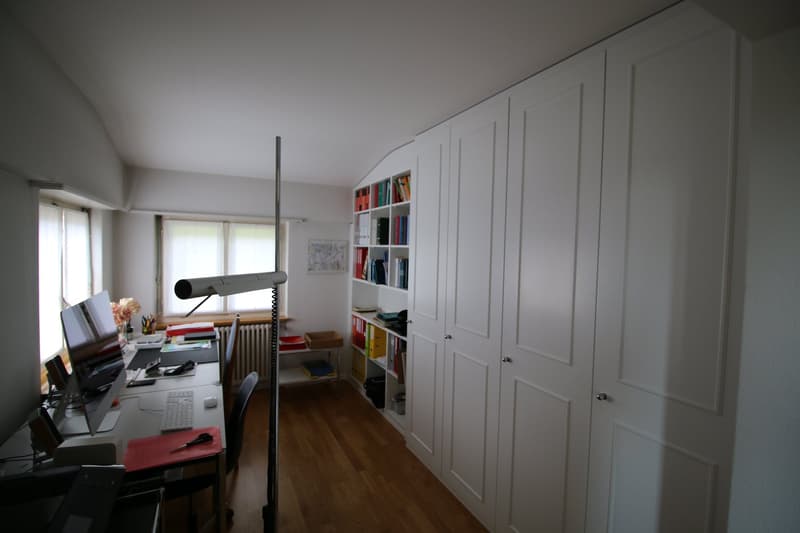 Zimmer 5 (Büro)